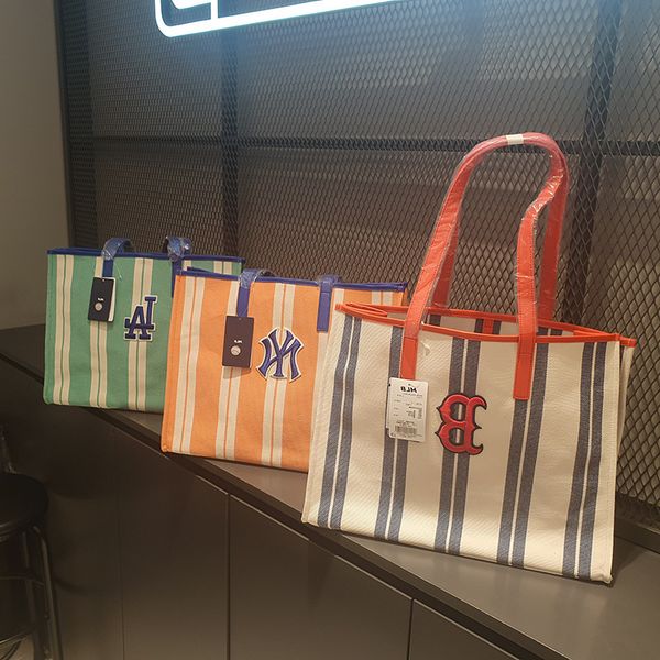 designer bags mlb2022 new summer ny striped canvas tote large capacity handbag casual one shoulder messenger
designer bags mlb2022 new summer ny striped canvas tote large capacity handbag casual one shoulder messenger
