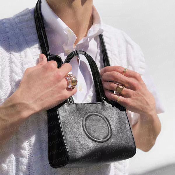 designer cross body shoulder bags men and women messenger soft leather totes all-match simple magnetic buckle 3 sizes 24 colors camera lipst
designer cross body shoulder bags men and women messenger soft leather totes all-match simple magnetic buckle 3 sizes 24 colors camera lipst