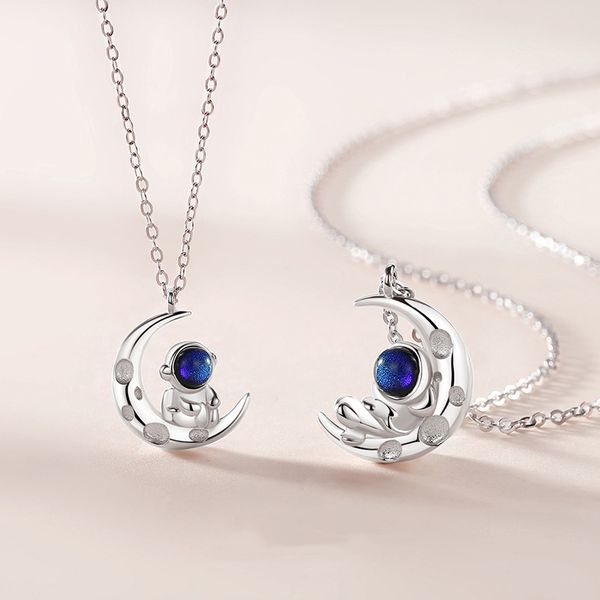 astronaut couple necklace creative crescent astronauts couple pendant collarbone chain wholesale, Silver
astronaut couple necklace creative crescent astronauts couple pendant collarbone chain wholesale, Silver