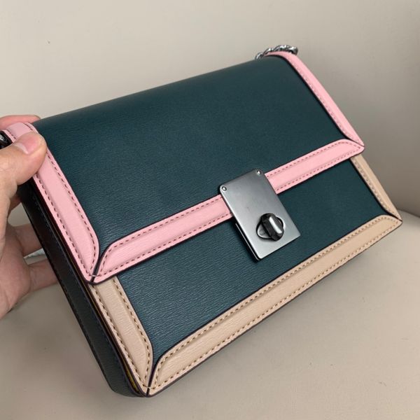 2022 new fashion diagonal shoulder bag joker banquet goddess fan stitching messenger bag
2022 new fashion diagonal shoulder bag joker banquet goddess fan stitching messenger bag
