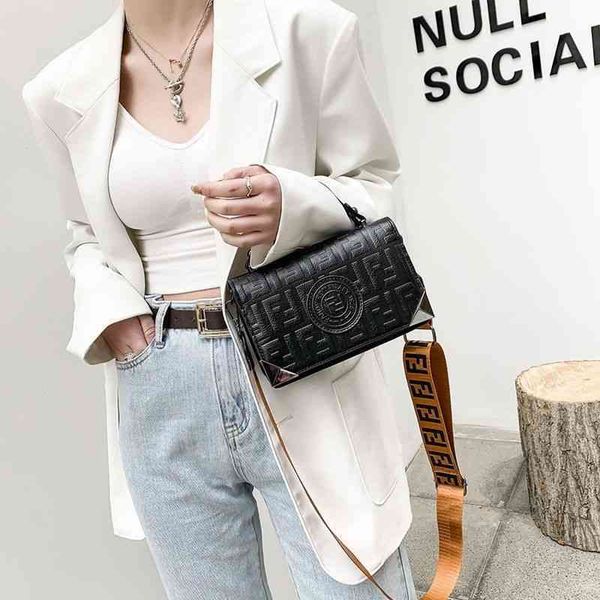 bags sale purses new broadband small square women's retro port style sling one shoulder versatile messenger bag
bags sale purses new broadband small square women's retro port style sling one shoulder versatile messenger bag