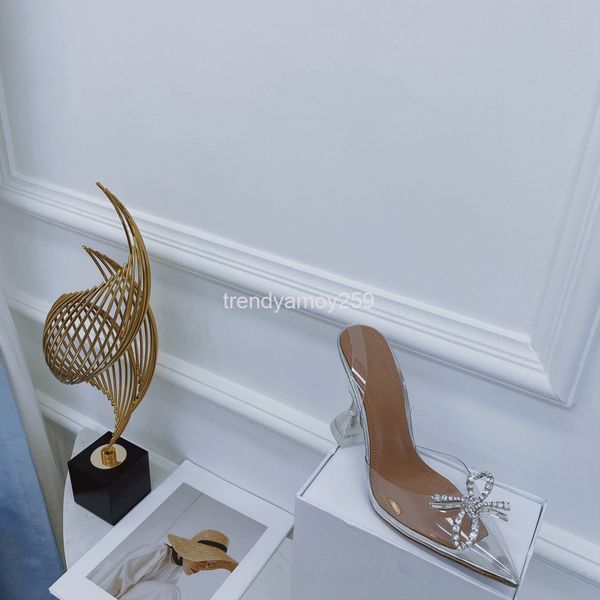 slippers transparent wine glass heel shoes pointed bow one-sided belt single crystal, Black
slippers transparent wine glass heel shoes pointed bow one-sided belt single crystal, Black