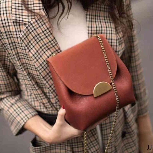 single shoulder bag 2021 women's oblique cross french small crowd fragrance style versatile fashion leisure new lady
single shoulder bag 2021 women's oblique cross french small crowd fragrance style versatile fashion leisure new lady