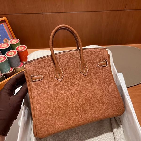 luxurys designers tote bags 7a quality women's togo leather clutch handbag purses female fashion crossbody shoulder bag with gold lock
luxurys designers tote bags 7a quality women's togo leather clutch handbag purses female fashion crossbody shoulder bag with gold lock