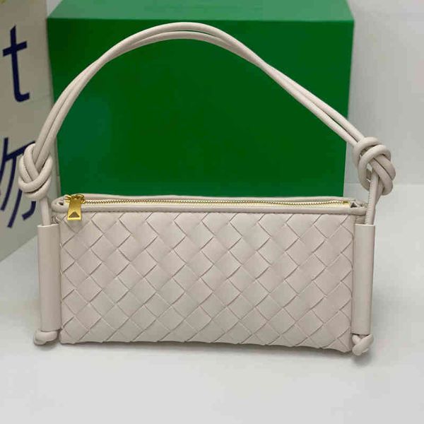 triangle weaving underarm bag women designers baguette handbags shoulder bags classic leather clutch evening bags 01070721
triangle weaving underarm bag women designers baguette handbags shoulder bags classic leather clutch evening bags 01070721
