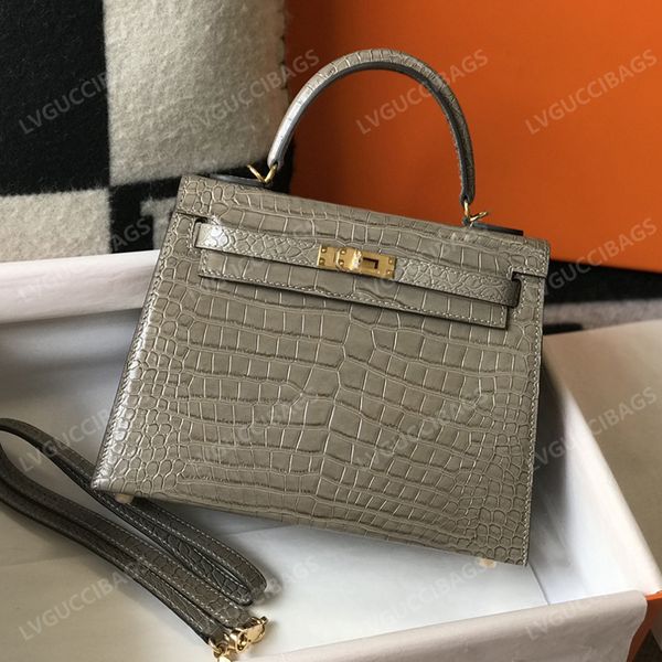 luxury designer crossbody bag 2022 second generation crocodile leather 25cm grey single strap leather metal accessories silk scarf women
luxury designer crossbody bag 2022 second generation crocodile leather 25cm grey single strap leather metal accessories silk scarf women