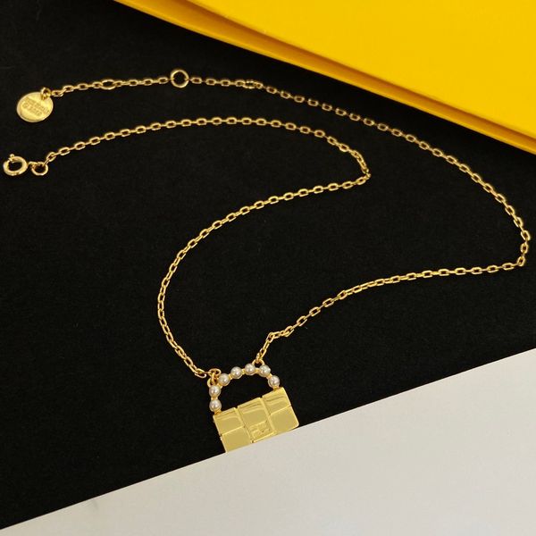 fashion non-fading chain letter woman necklace jewelry set with the correct letters small bag, Silver
fashion non-fading chain letter woman necklace jewelry set with the correct letters small bag, Silver