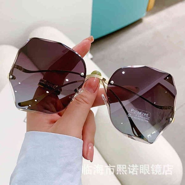 sunglasses 2022 fashion cut edge women's frameless polarized korean trend anti ultraviolet btv1, White;black
sunglasses 2022 fashion cut edge women's frameless polarized korean trend anti ultraviolet btv1, White;black