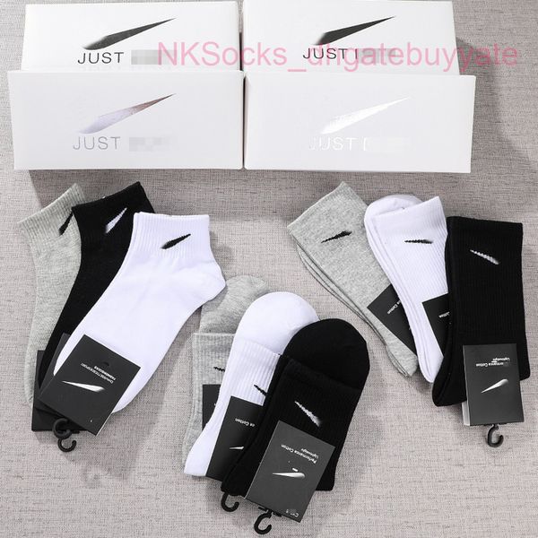 men's fashion classic socks gift box stockings hook brand black white gray medium tube sports cotton sweat absorbing sock men women lux
men's fashion classic socks gift box stockings hook brand black white gray medium tube sports cotton sweat absorbing sock men women lux