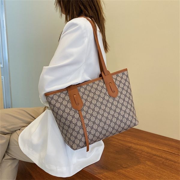 2021 new fashion women's bag printed hand leisure armpit versatile shoulder bags_modelrt2h
2021 new fashion women's bag printed hand leisure armpit versatile shoulder bags_modelrt2h