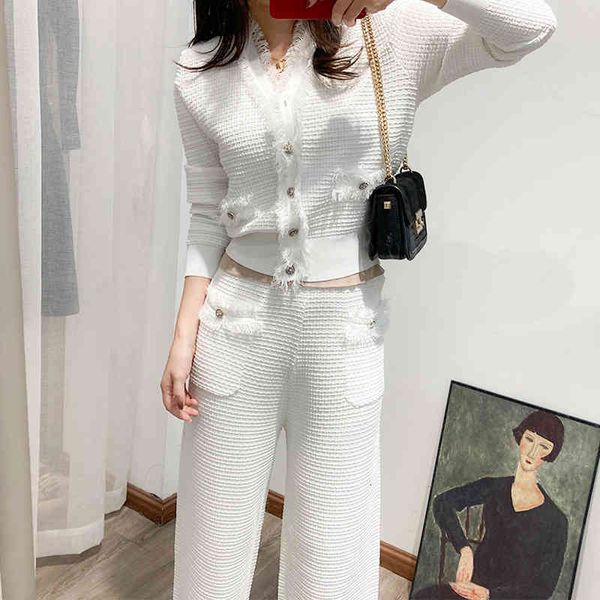women's two piece pants autumn and winter 20 light luxury elegant v-neck knitted cardigan jacket women + wide leg small fragrance fashi, White
women's two piece pants autumn and winter 20 light luxury elegant v-neck knitted cardigan jacket women + wide leg small fragrance fashi, White