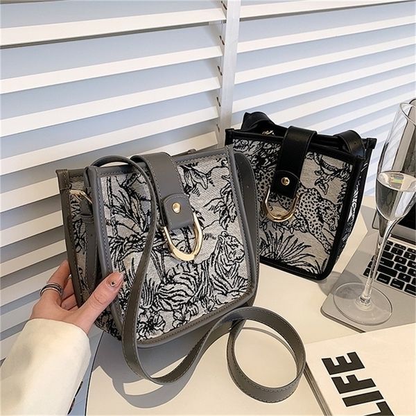 for for fashion trend wind single graffiti armpit female messenger 56% off online wholesale 17ap
for for fashion trend wind single graffiti armpit female messenger 56% off online wholesale 17ap