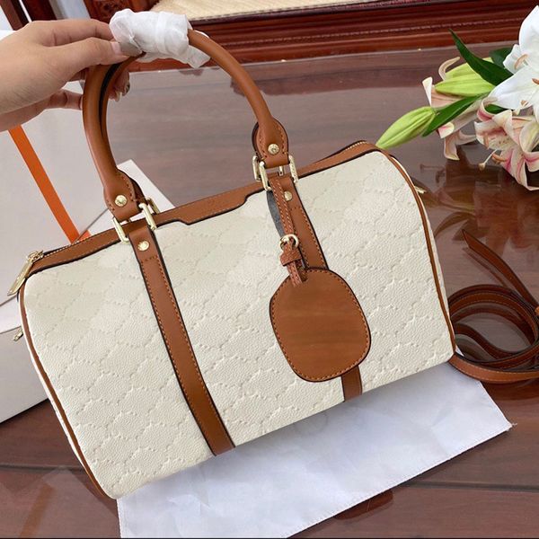 5a duffel bags travel bag women handbag made of cowhide material 3 colors high quanlity
5a duffel bags travel bag women handbag made of cowhide material 3 colors high quanlity