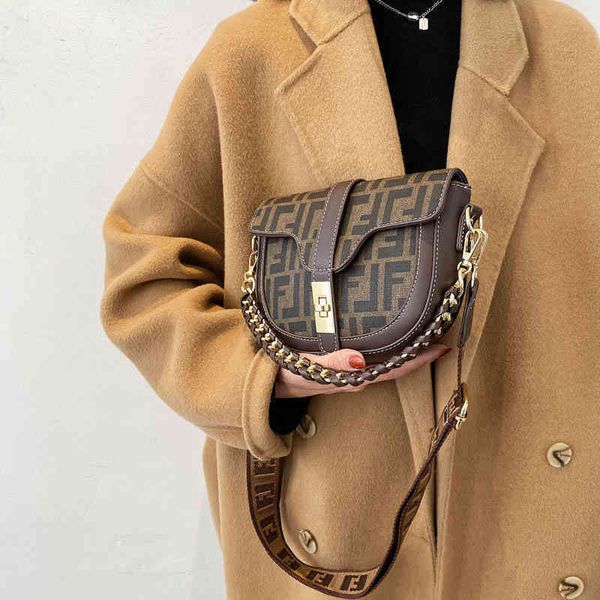 2022 luxury bags women's one small popular messenger atmospheric foreign style women's bag
2022 luxury bags women's one small popular messenger atmospheric foreign style women's bag