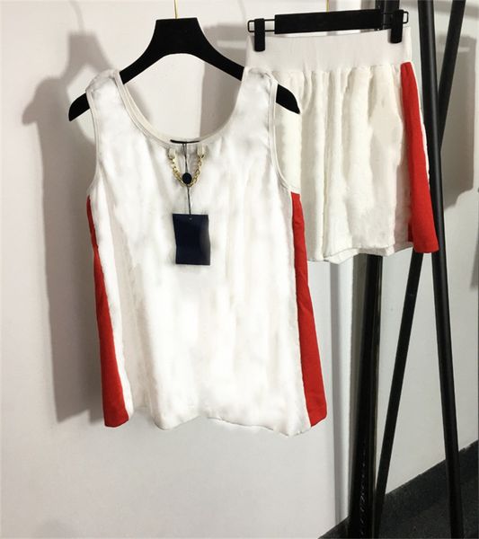 women's two piece pants set with embossing letter flannel tank vest set mini short streetwear fashion summer, White
women's two piece pants set with embossing letter flannel tank vest set mini short streetwear fashion summer, White