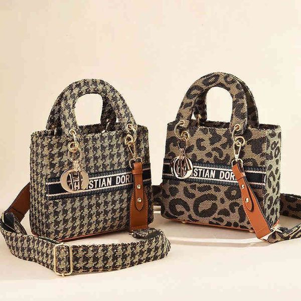 2022 new designer handbags quality women's new small fragrance, high sense foreign style, single shoulder diagonal cross portable princ
2022 new designer handbags quality women's new small fragrance, high sense foreign style, single shoulder diagonal cross portable princ