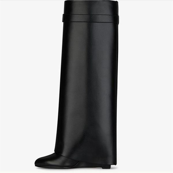 2022 knee boots leather silver and gold finish asymmetrical metal padlock clad wedge almond shaped toe heel height 9cm3109, Black
2022 knee boots leather silver and gold finish asymmetrical metal padlock clad wedge almond shaped toe heel height 9cm3109, Black
