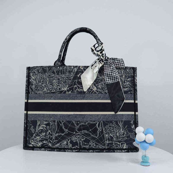 luxurys designer bag shoulder bags woman fashion classic handbags embroidery limited edition lady handbag high capacity travel mowf
luxurys designer bag shoulder bags woman fashion classic handbags embroidery limited edition lady handbag high capacity travel mowf