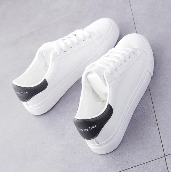 2022 women casual shoes new spring white sneakers breathable flower lace-up fashion embroidered
2022 women casual shoes new spring white sneakers breathable flower lace-up fashion embroidered