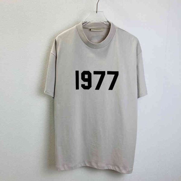 50% discount fear new fog 22 year of god essentials1977 digital print round neck short sleeve t-shirt trend factory sales, White;black
50% discount fear new fog 22 year of god essentials1977 digital print round neck short sleeve t-shirt trend factory sales, White;black