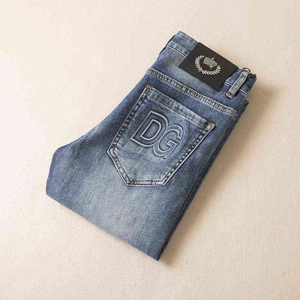 spring 2022 men's blue boutique simple medium waist micro elastic small straight jeans
spring 2022 men's blue boutique simple medium waist micro elastic small straight jeans