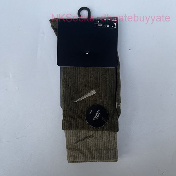 classic men fashion socks hook brand color stitched men's women's long tube sports training sock street couple middle tubes luxury, Black
classic men fashion socks hook brand color stitched men's women's long tube sports training sock street couple middle tubes luxury, Black