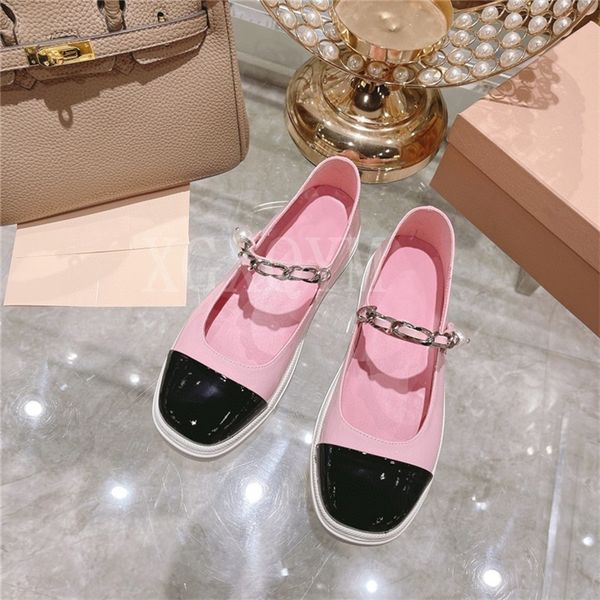 30% off 2022 slippers sandals 2022 spring thick sole women flats shiny leather mixed color metal chain pearl decor female ladies single shoe, Black
30% off 2022 slippers sandals 2022 spring thick sole women flats shiny leather mixed color metal chain pearl decor female ladies single shoe, Black