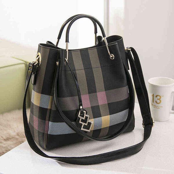 new high-quality leather fashion all-match bucket bag large-capacity one-shoulder portable diagonal bag purses and handbags g220429
new high-quality leather fashion all-match bucket bag large-capacity one-shoulder portable diagonal bag purses and handbags g220429