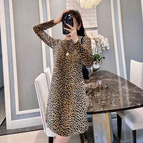 casual dresses european and american y version du jia's spring summer skirt positioning leopard print double-layer silk dress, Black;gray
casual dresses european and american y version du jia's spring summer skirt positioning leopard print double-layer silk dress, Black;gray