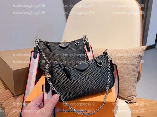 classic mini chain pochette bag black wave embossed leather wallet purses designer bags wide textile strap women easy pouch on strap hangbag
classic mini chain pochette bag black wave embossed leather wallet purses designer bags wide textile strap women easy pouch on strap hangbag