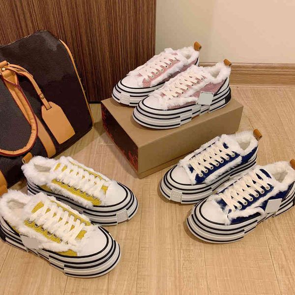 dress shoes canvas shoes women's korean version autumn and winter plush beggar , versatile thick soled inschao casual student board, Black
dress shoes canvas shoes women's korean version autumn and winter plush beggar , versatile thick soled inschao casual student board, Black