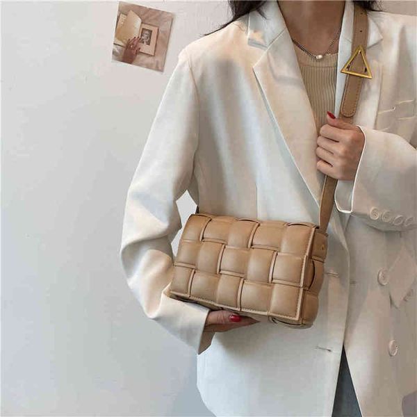 women's bag 2022 printing elegant square luxury woven 's simple style small bag women all-match portable shoulder messenger design
women's bag 2022 printing elegant square luxury woven 's simple style small bag women all-match portable shoulder messenger design