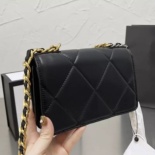 20cs flap mini designer bags cowhide solid color crossbody bags classic handbags multicolor metal chains luxury timeless diamond quilting sh
20cs flap mini designer bags cowhide solid color crossbody bags classic handbags multicolor metal chains luxury timeless diamond quilting sh