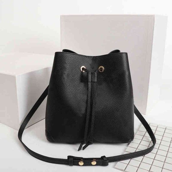 original high qaulity shoulder bags fashion handbags purses neonoe bucket bag women classic style genuine leather, Red;black
original high qaulity shoulder bags fashion handbags purses neonoe bucket bag women classic style genuine leather, Red;black