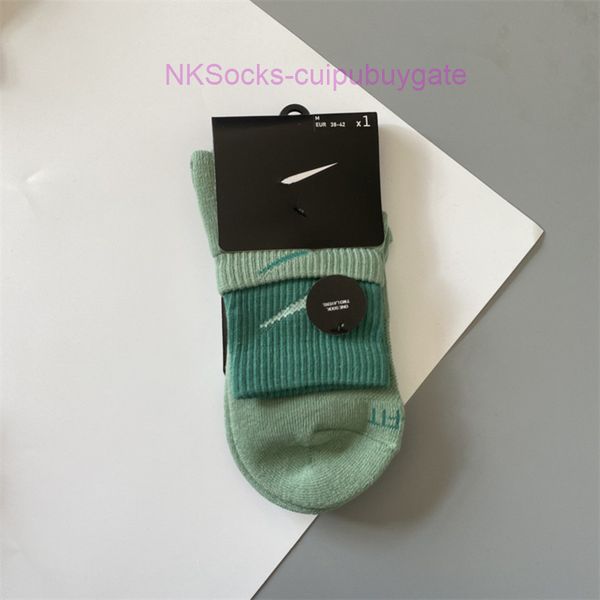 fashion men classic socks hook brand color stitched men's women's long tube sports training sock street couple middle tubes luxury, Black
fashion men classic socks hook brand color stitched men's women's long tube sports training sock street couple middle tubes luxury, Black
