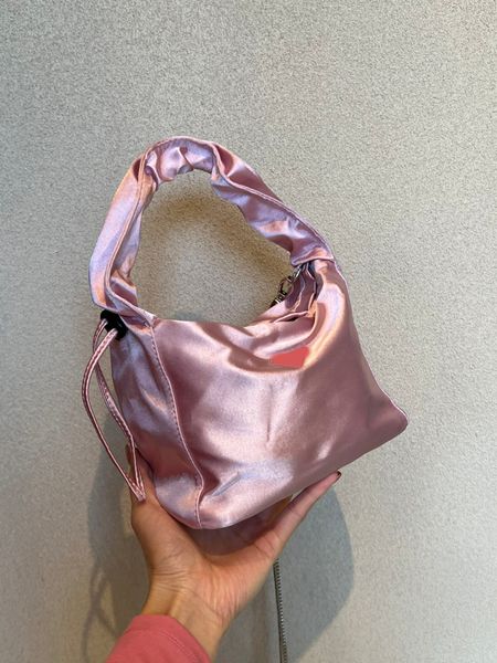 2022 new spring and summer satin portable messenger basket bag mother's day gift
2022 new spring and summer satin portable messenger basket bag mother's day gift