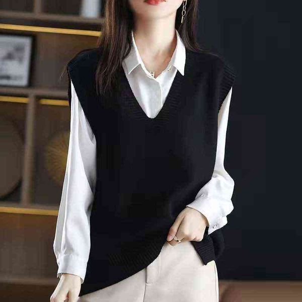 temperament knitted vest female v-neck loose large sleeveless sweater in spring and autumn thin on the waistcoat, White
temperament knitted vest female v-neck loose large sleeveless sweater in spring and autumn thin on the waistcoat, White