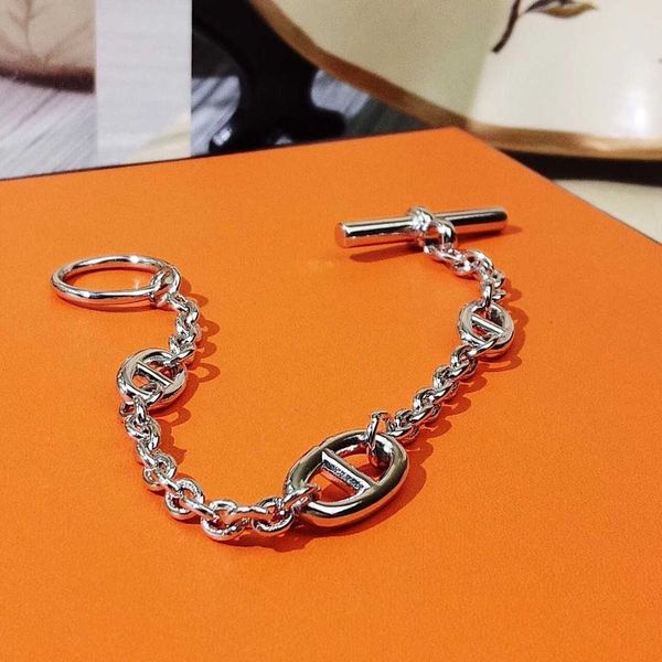 2020 new h pig nose series exquisite workmanship and are popular in the fashion industry sterling silver bracelet, Golden;silver
2020 new h pig nose series exquisite workmanship and are popular in the fashion industry sterling silver bracelet, Golden;silver