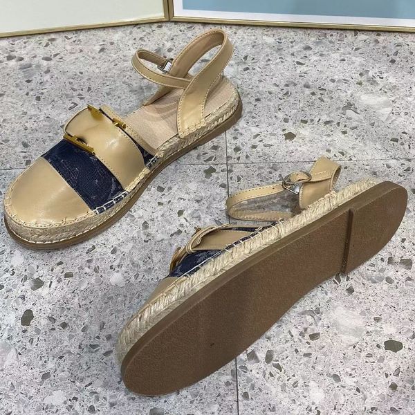 2022 new baotou women's sandals op77 fashion thick heel versatile empty square patent leather high appearance level english style loafe, Black
2022 new baotou women's sandals op77 fashion thick heel versatile empty square patent leather high appearance level english style loafe, Black