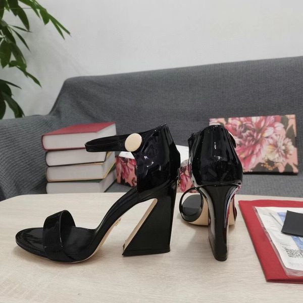 multicolor pointed fashion women's special-shaped heel sandals european and american 2022 designer shoes size 35-42 stiletto slipper bl, Black
multicolor pointed fashion women's special-shaped heel sandals european and american 2022 designer shoes size 35-42 stiletto slipper bl, Black