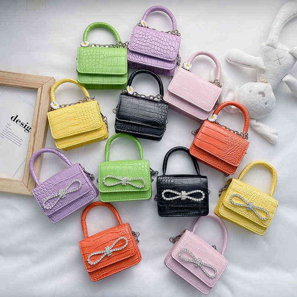 children's bag spring and summer mini mouth red bag fashion girl cross bag foreign style little girl change, Black
children's bag spring and summer mini mouth red bag fashion girl cross bag foreign style little girl change, Black