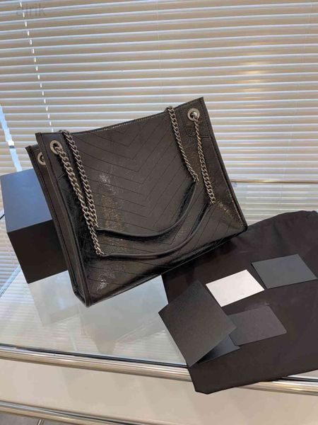 shoulder bags women messenger handbag retro magnet seal personality fashion underarm leather soft purses wallet
shoulder bags women messenger handbag retro magnet seal personality fashion underarm leather soft purses wallet