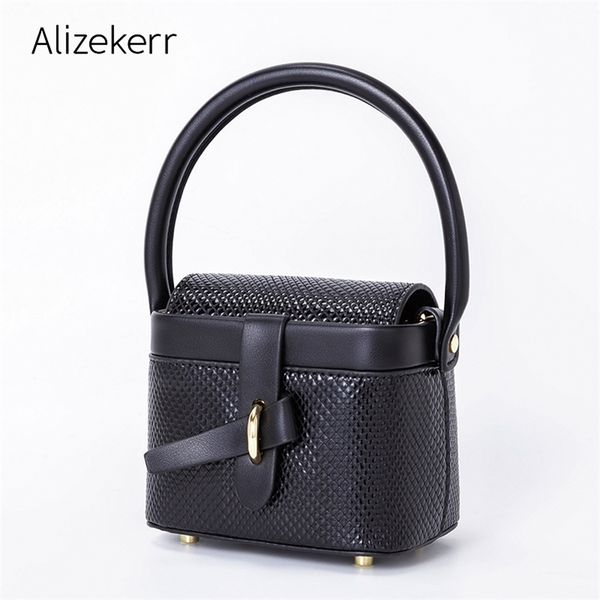 snakeskin pattern handle handbags for women cute chain crossbody bag designer female mini day clutch purse 220809
snakeskin pattern handle handbags for women cute chain crossbody bag designer female mini day clutch purse 220809