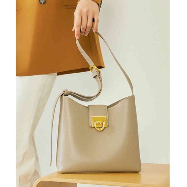 fashion trend new ladies luxury brand bag designer wholesale large women's 2022 high-grade sense single shoulder leather capacity
fashion trend new ladies luxury brand bag designer wholesale large women's 2022 high-grade sense single shoulder leather capacity