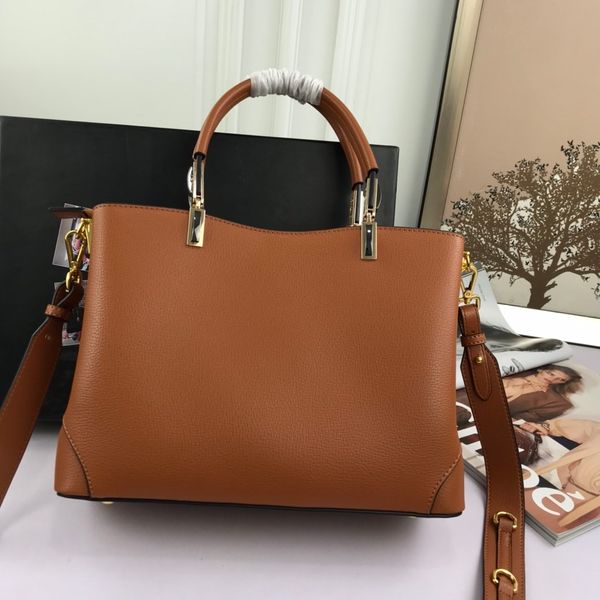 italian brand classic handbag leather large capacity three compartments fashion triangle logo shoulder bag luxury designer crossbody 5007
italian brand classic handbag leather large capacity three compartments fashion triangle logo shoulder bag luxury designer crossbody 5007