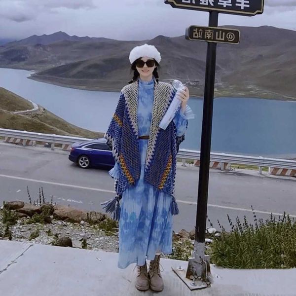 shawl 2022 national style dual purpose air conditioning cloak wool knitting manual tassel pendant travel, Blue;gray
shawl 2022 national style dual purpose air conditioning cloak wool knitting manual tassel pendant travel, Blue;gray