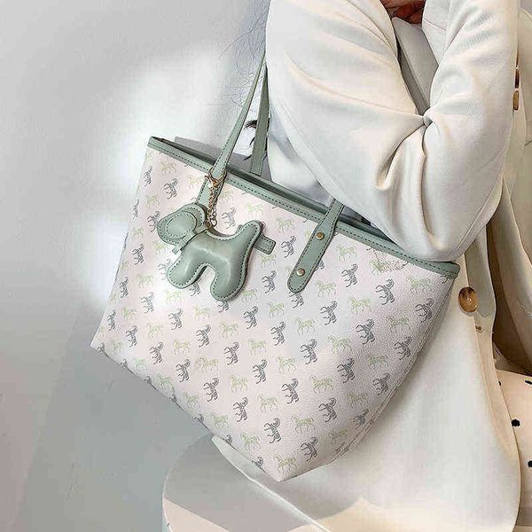 factory online export designer brand bags tote high capacity women's 2022 summer new fashion one shoulder quality versatile
factory online export designer brand bags tote high capacity women's 2022 summer new fashion one shoulder quality versatile