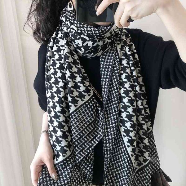 designer silk head scarf spring and winter new silk color matching checkered sunscreen dual-purpose long shawl beach towel cotton linen scar, Blue;gray
designer silk head scarf spring and winter new silk color matching checkered sunscreen dual-purpose long shawl beach towel cotton linen scar, Blue;gray
