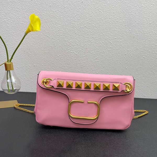 rivet chains bags lady shoulder purse cowhide genuine leather cross body bags flip magnetic buckle fashion letters internal zipper compartme
rivet chains bags lady shoulder purse cowhide genuine leather cross body bags flip magnetic buckle fashion letters internal zipper compartme