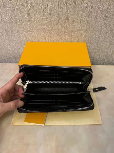 fashion women embossed clutch pu wallet single zipper wallets lady ladies long classical purse, Red;black
fashion women embossed clutch pu wallet single zipper wallets lady ladies long classical purse, Red;black